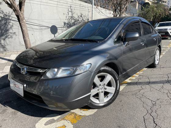 HONDA CIVIC 1.8 LXS 16V FLEX 4P AUTOMÁTICO HONDA CIVIC 1.8 LXS 16V FLEX 4P AUTOMÁTICO